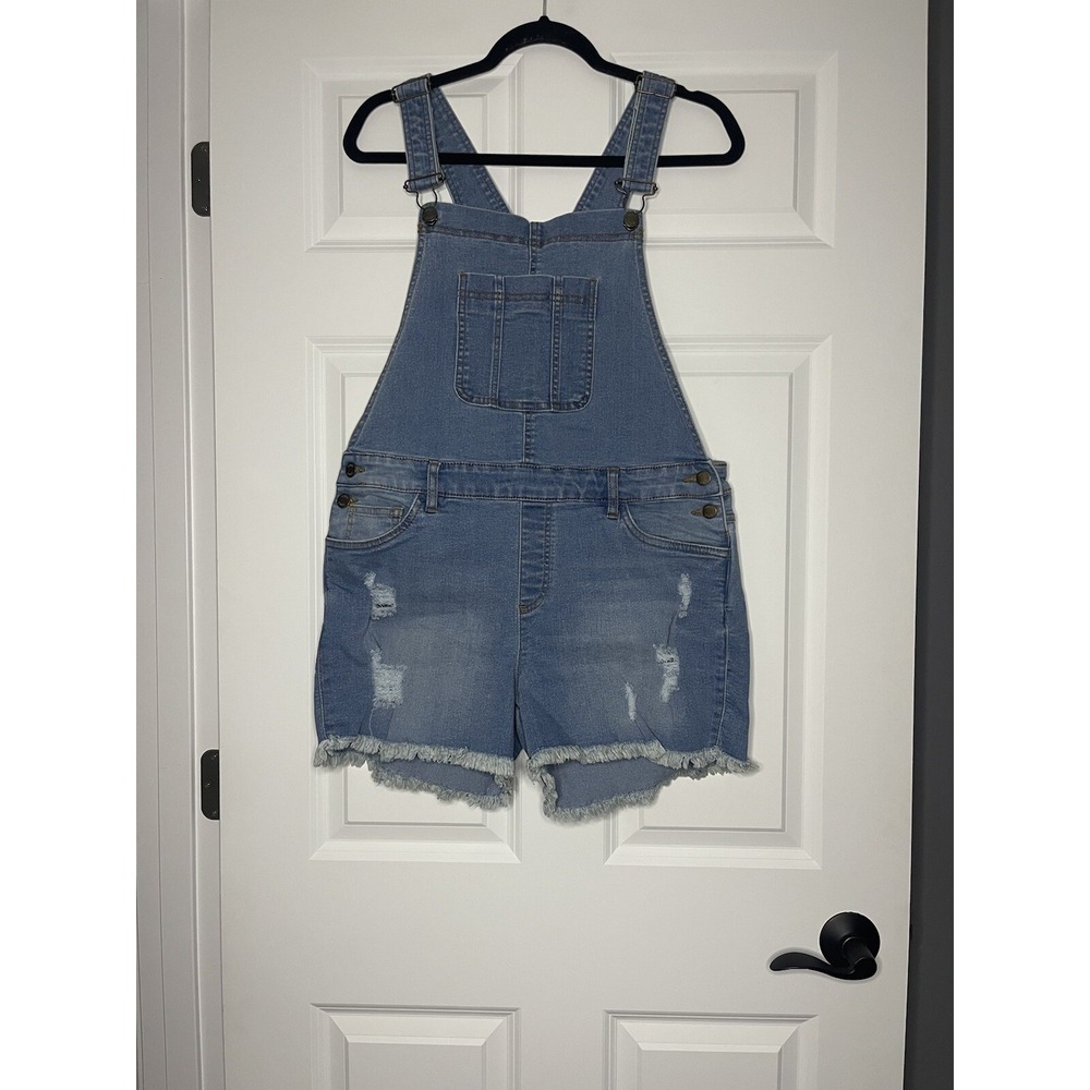 Venus Denim Jean Shortall overall shorts Raw Hem Distressed size 8 light wash